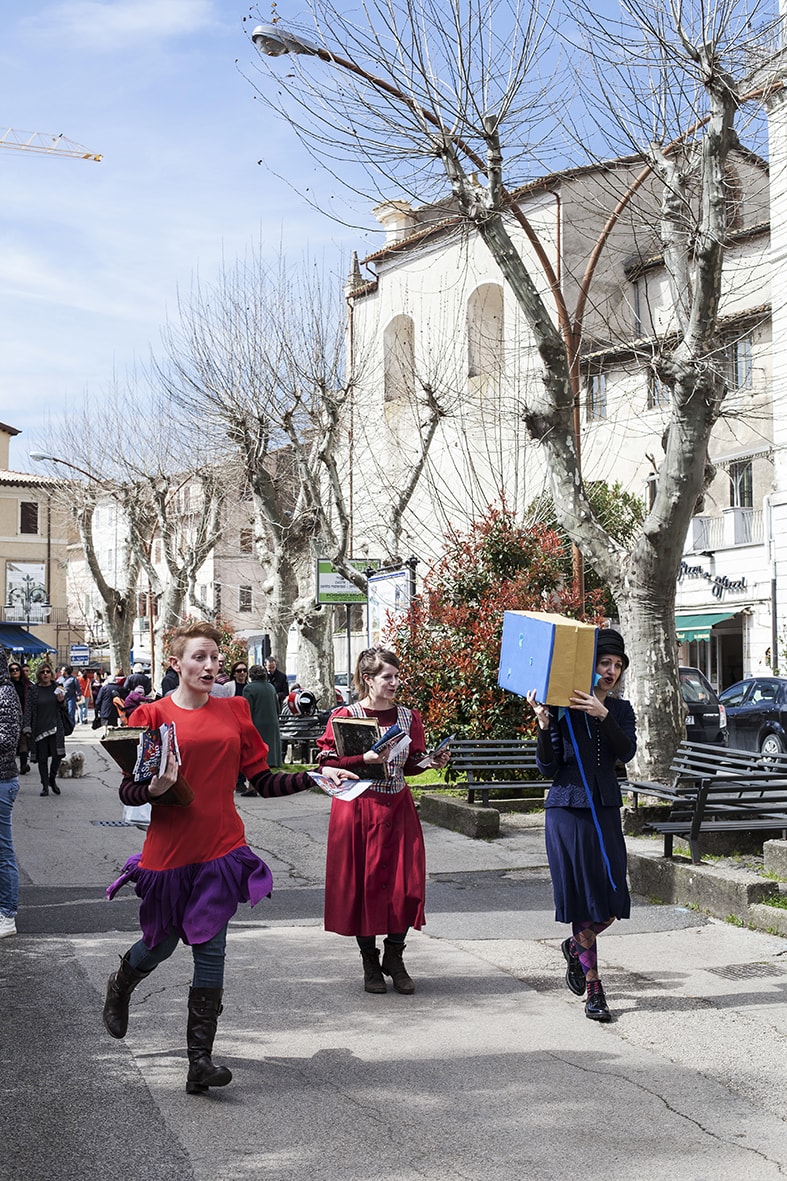 Incursione urbana - La Quiete Teatro - marzo 2016 - foto di Francesco Galli