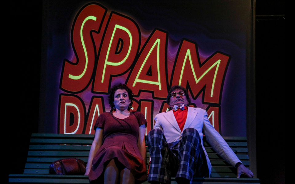 Schedía Teatro "A naso in aria - Liberamente ispirato a Marcovaldo, ovvero le stagioni in città di Italo Calvino"