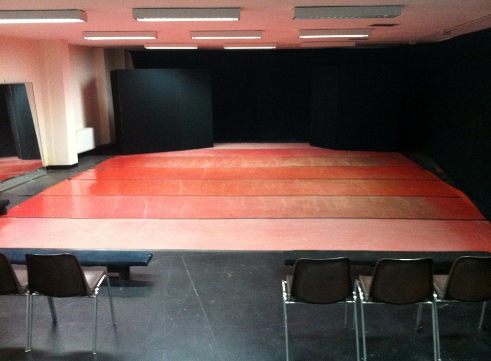 Officine Caos - sala