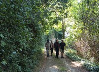 Gli artisti Simone Capelle e Mélodie Lasselin in avanscoperta a Mondaino
